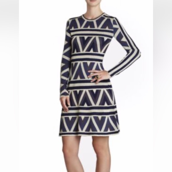 BCBG Malina sweater dress size M - Picture 1 of 8